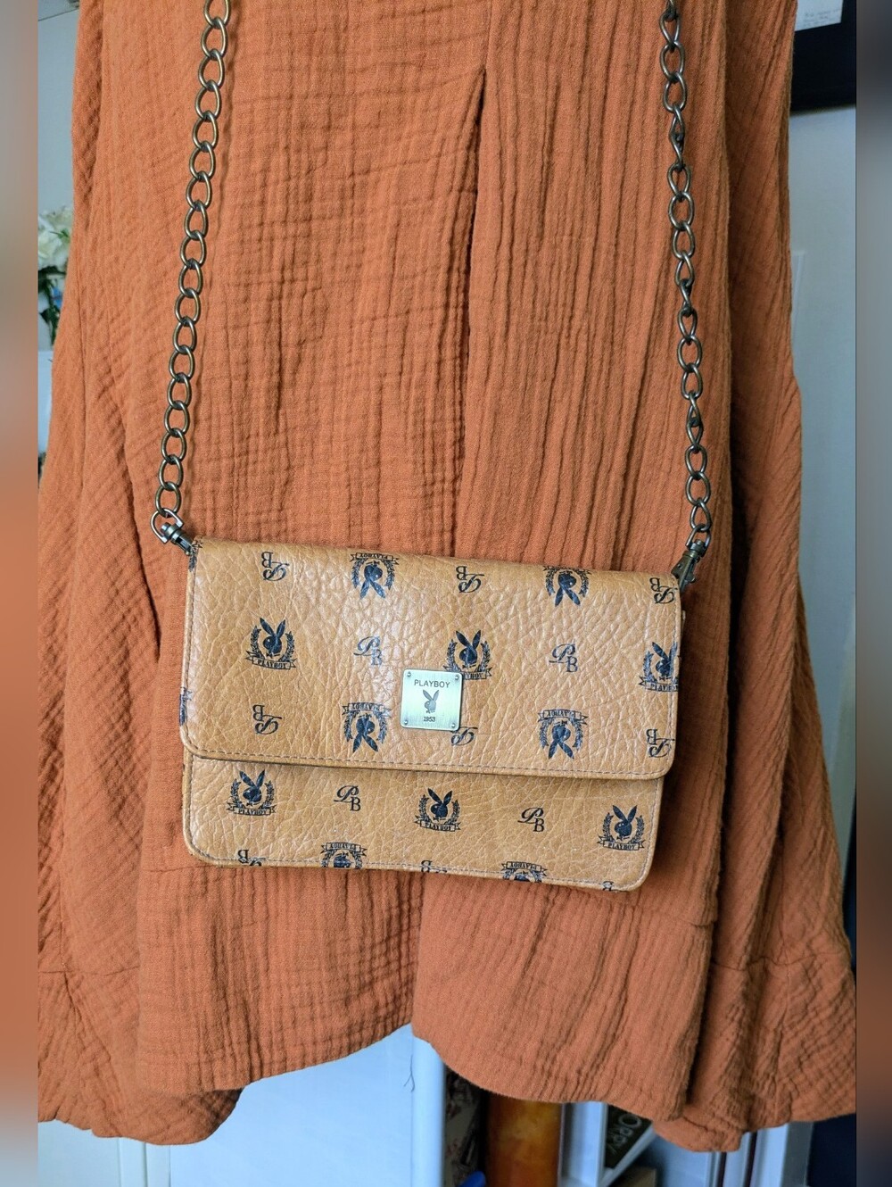 Vintage Playboy Small Chain Shoulder Bag – Faux Leather
Cute vintage Unique